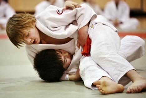 Copiii de la LPS CSŞ Liberty au dominat întrecerile euroregiunii la Campionatul Naţional de judo